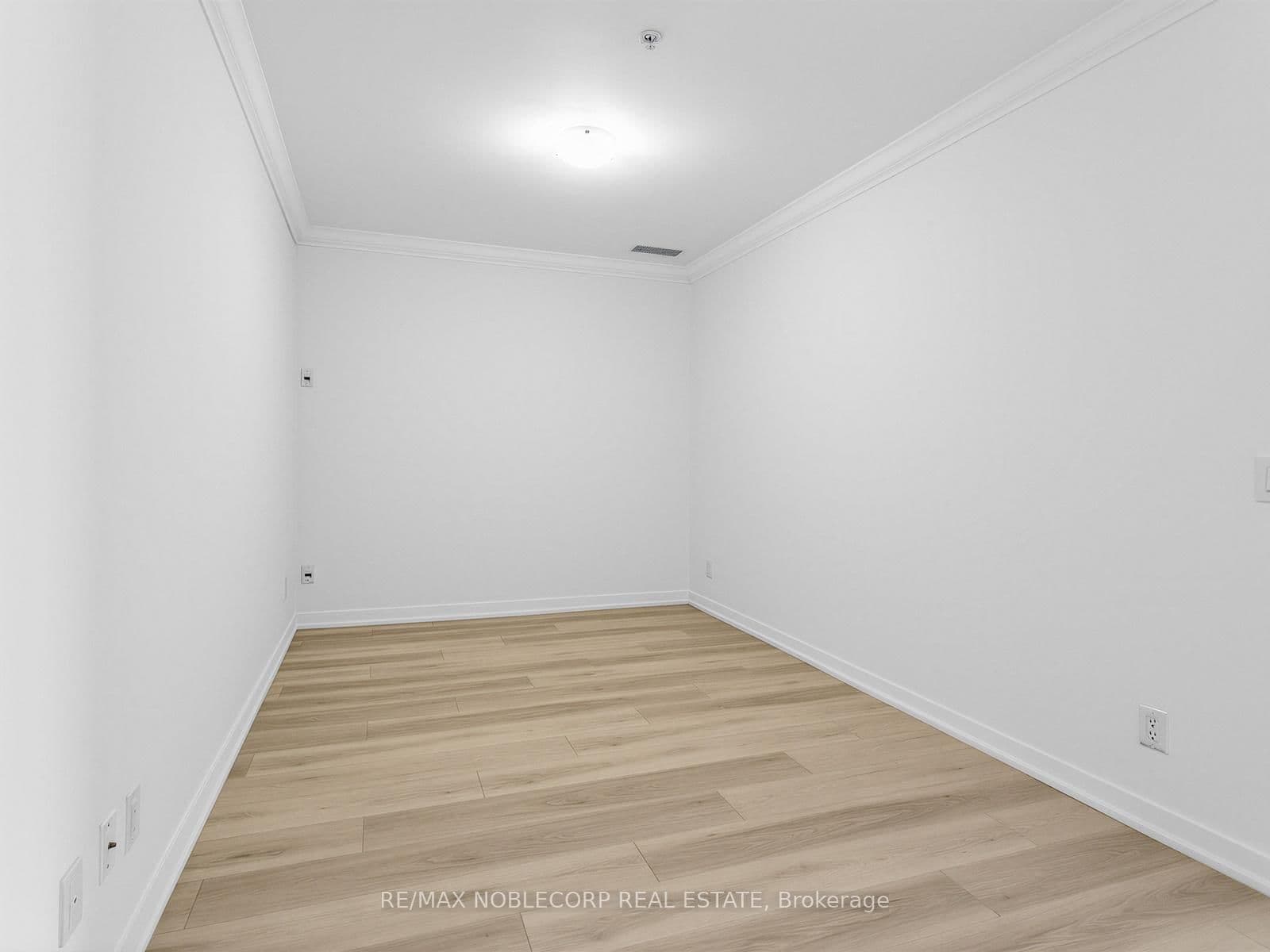 840 QUEENS PLATE Drive, Unit 1705 - Image 6