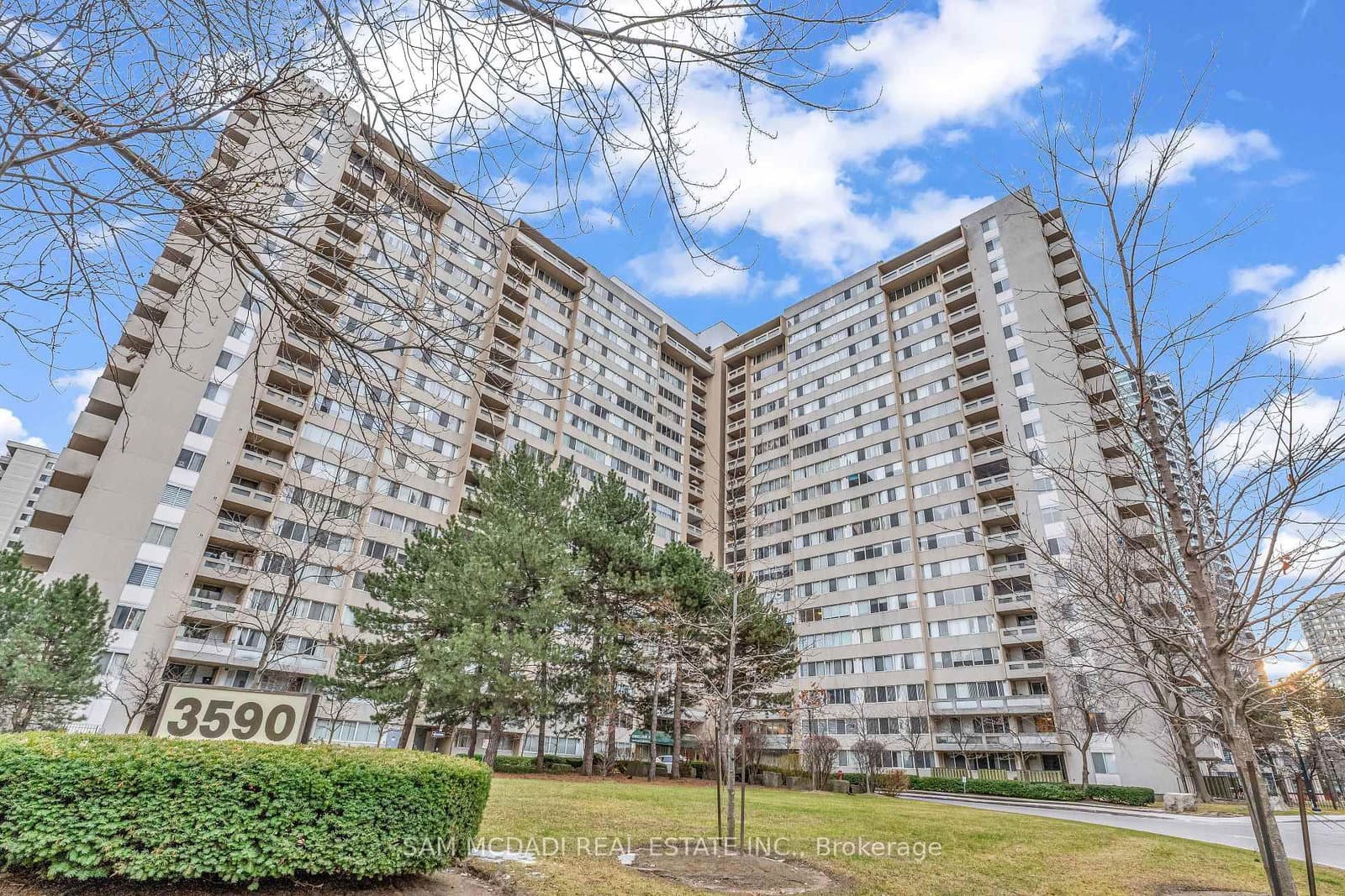 3590 Kaneff Crescent, Unit 605 - Image 1