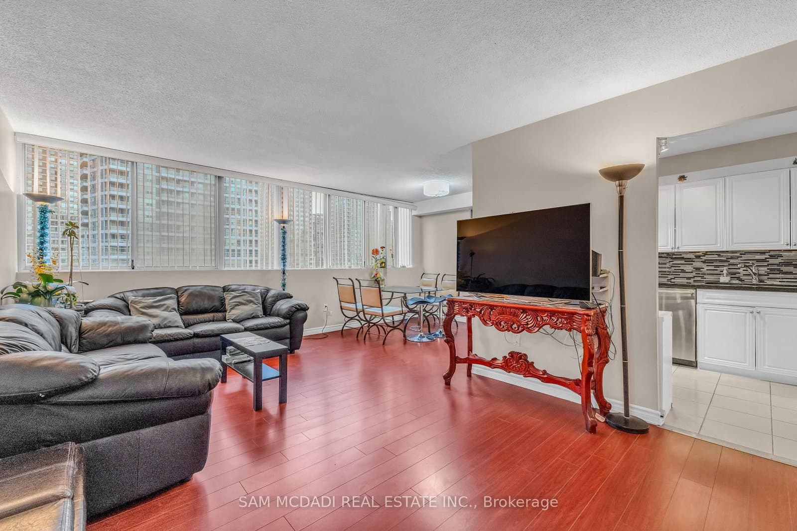 3590 Kaneff Crescent, Unit 605 - Image 5
