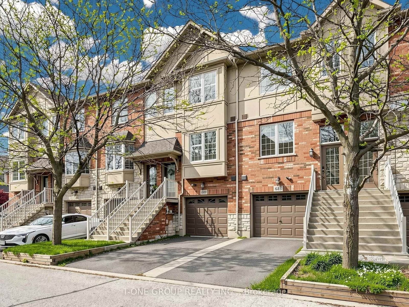 685 Rowley Common - Image 1