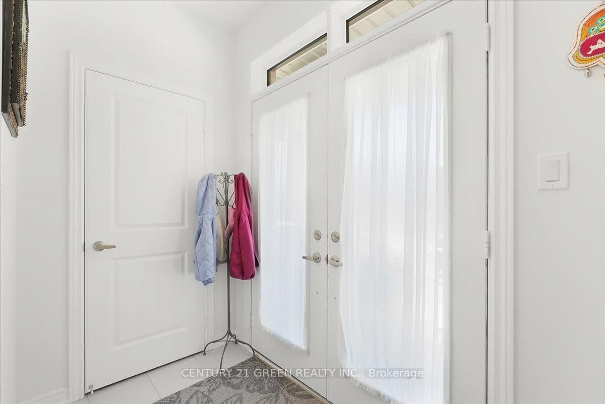 384 Kennedy Circle W - Image 3