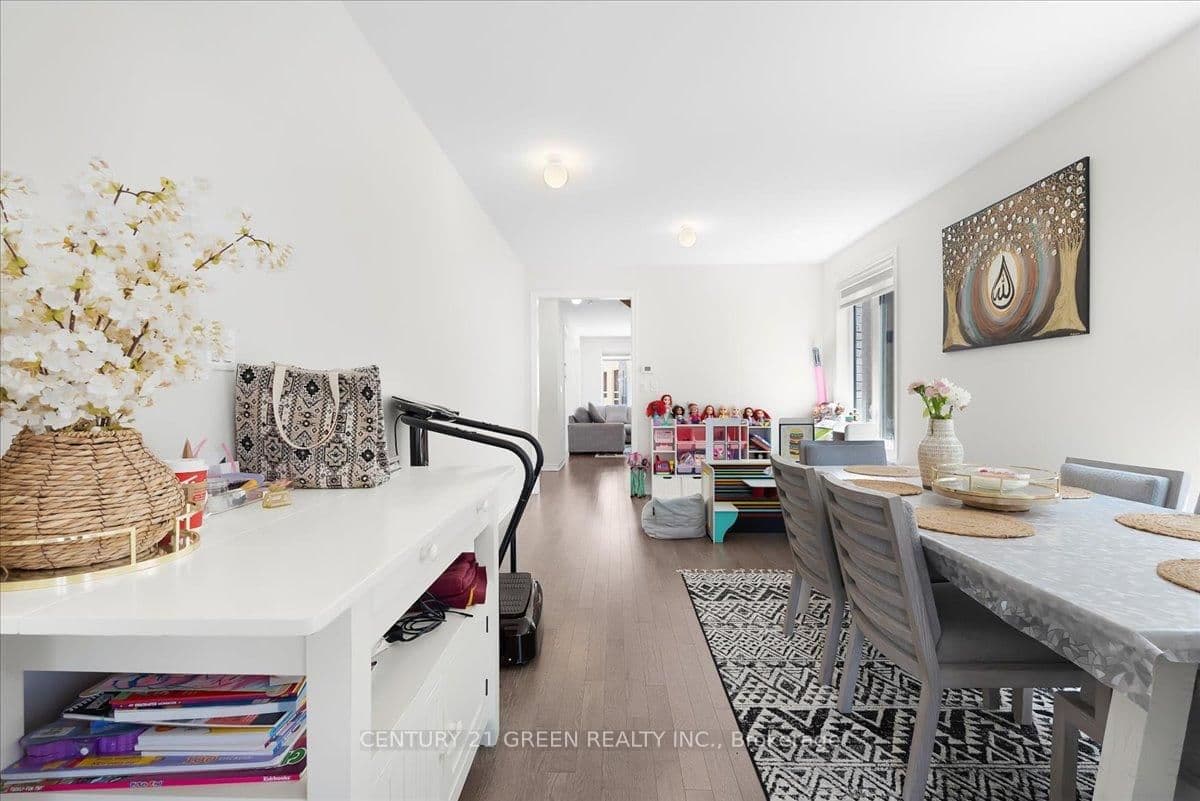 384 Kennedy Circle W - Image 5