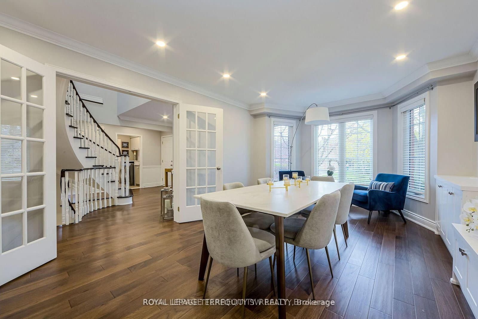 2025 Parklane Crescent - Image 4