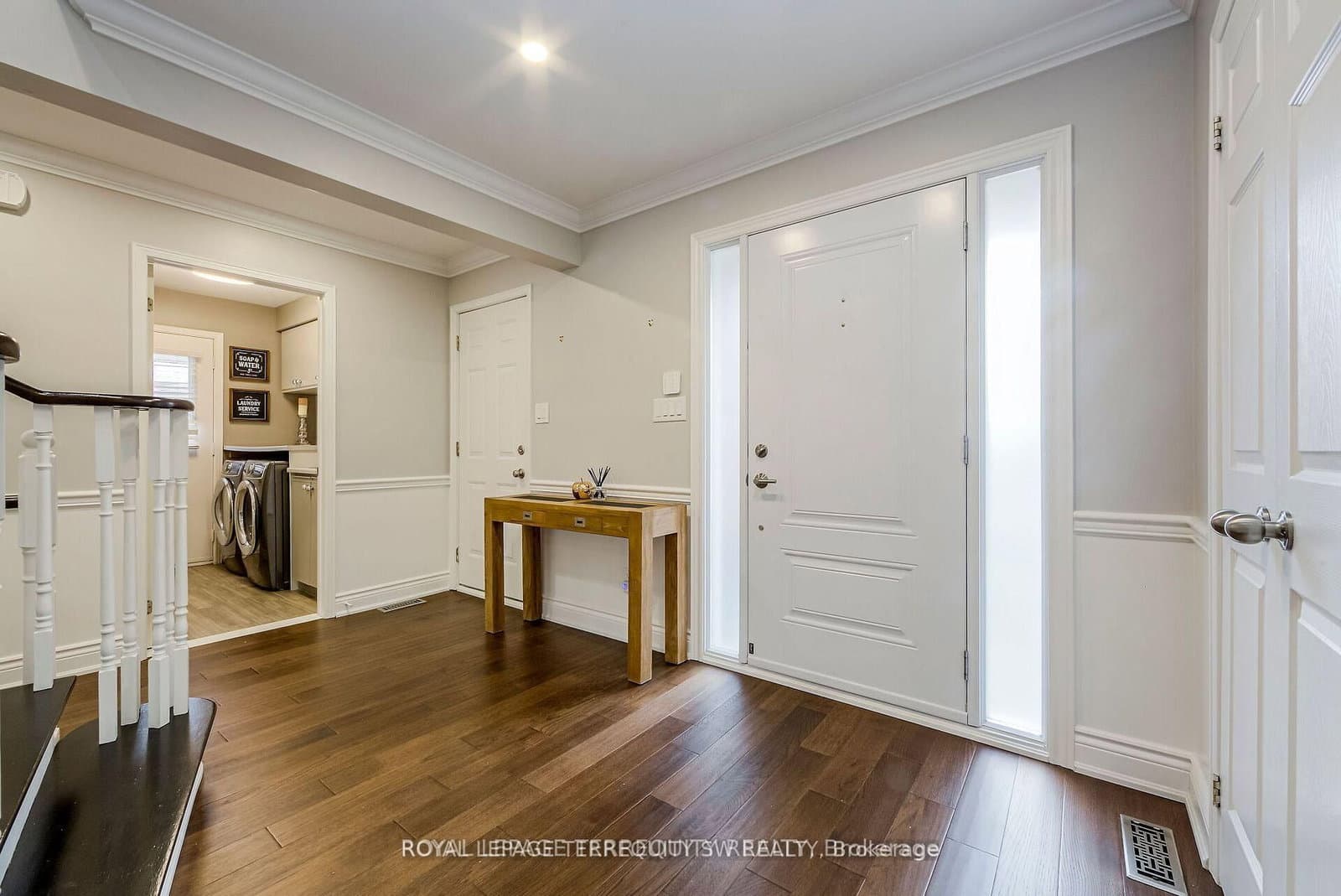 2025 Parklane Crescent - Image 5
