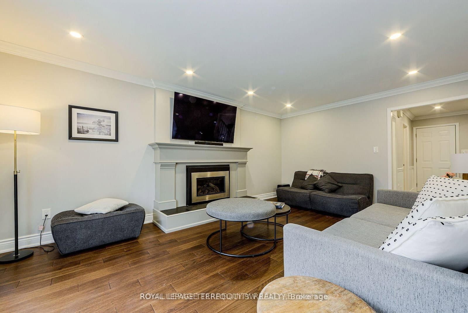 2025 Parklane Crescent - Image 6