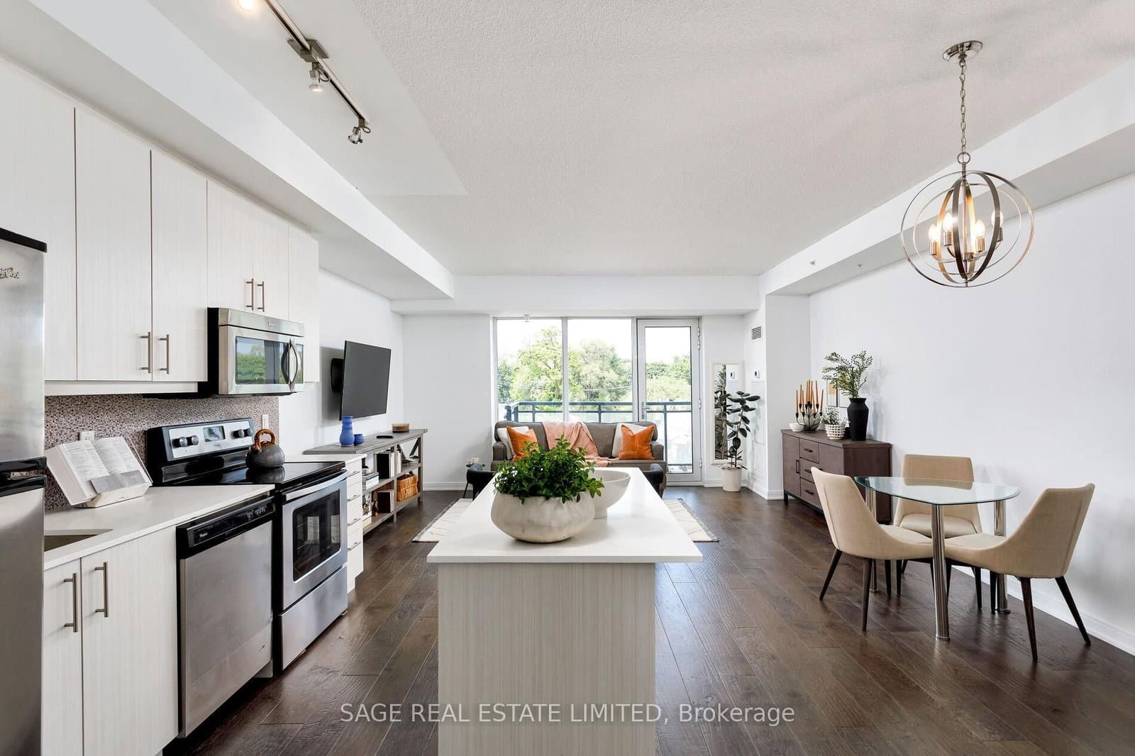 760 The Queensway, Unit 401 - Image 3