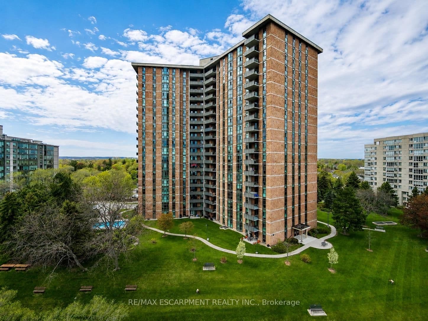 5250 Lakeshore Road, Unit 602 - Image 2
