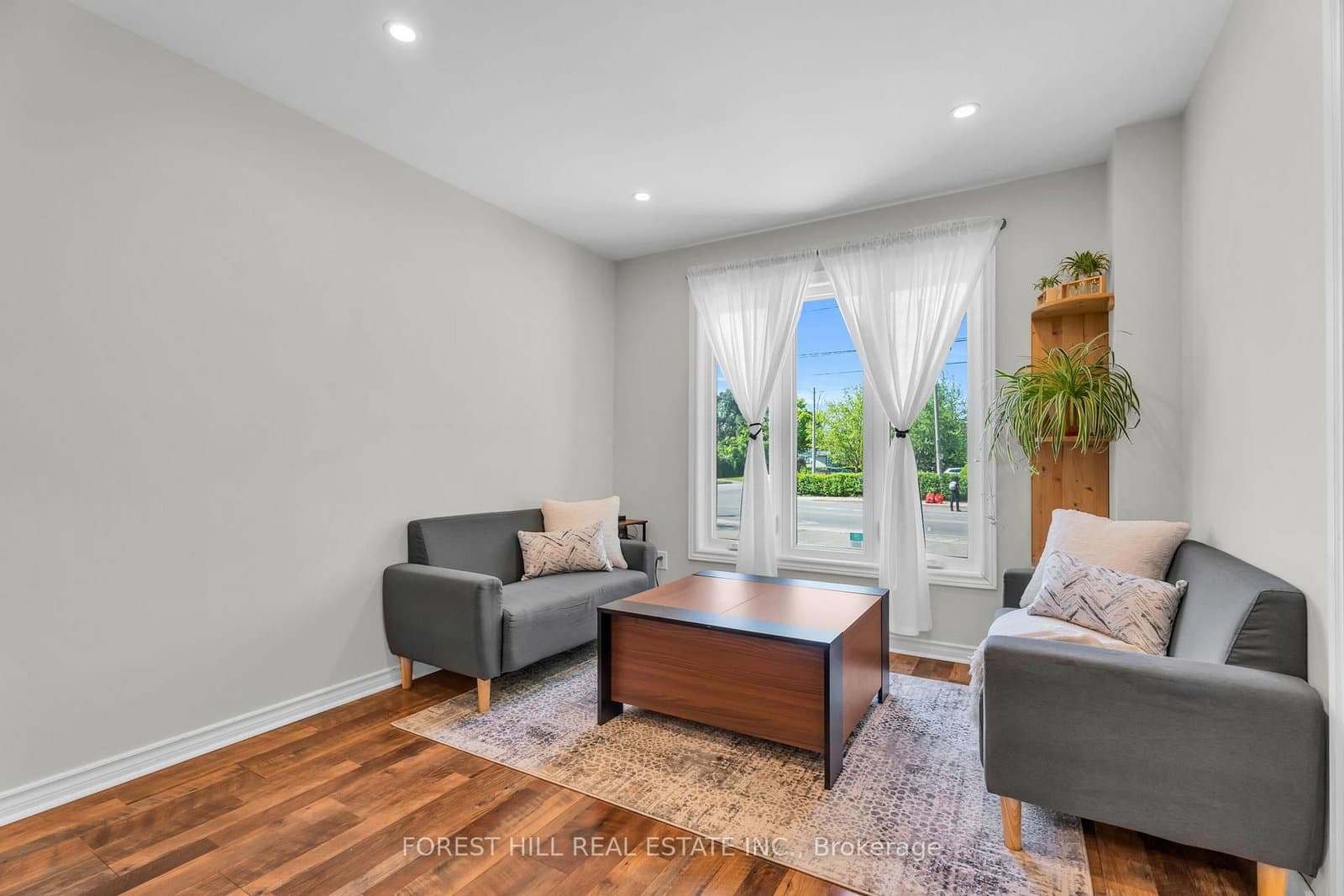 52 Mcmurchy Avenue S - Image 6