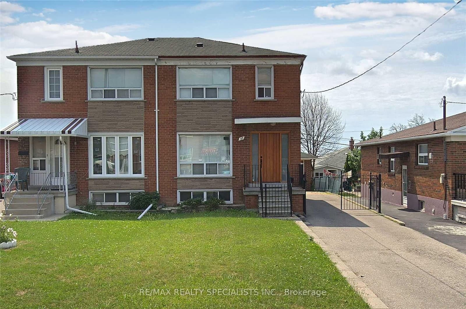 43 Thurrock Road - Image 1