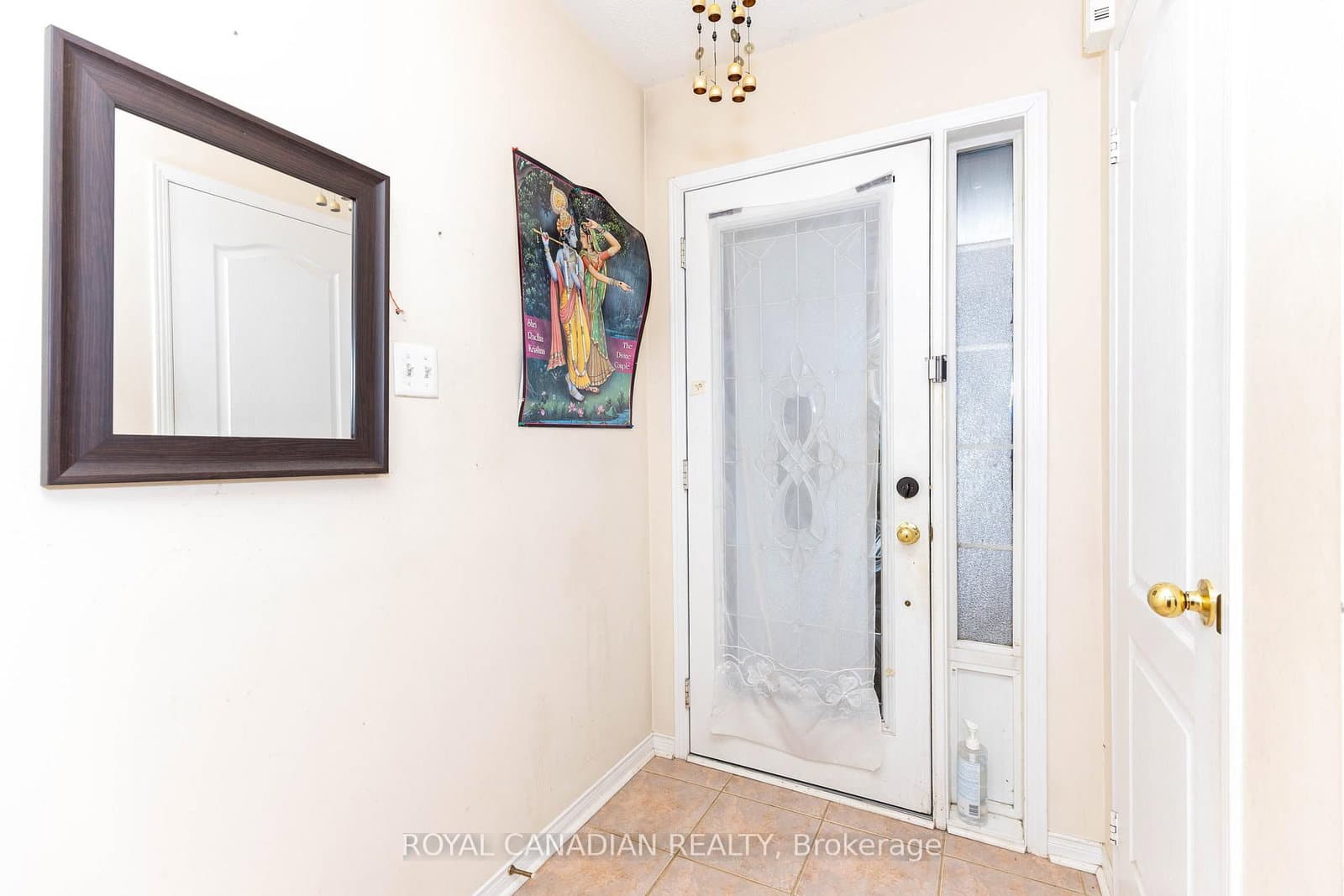 101 Crystalview Crescent - Image 4