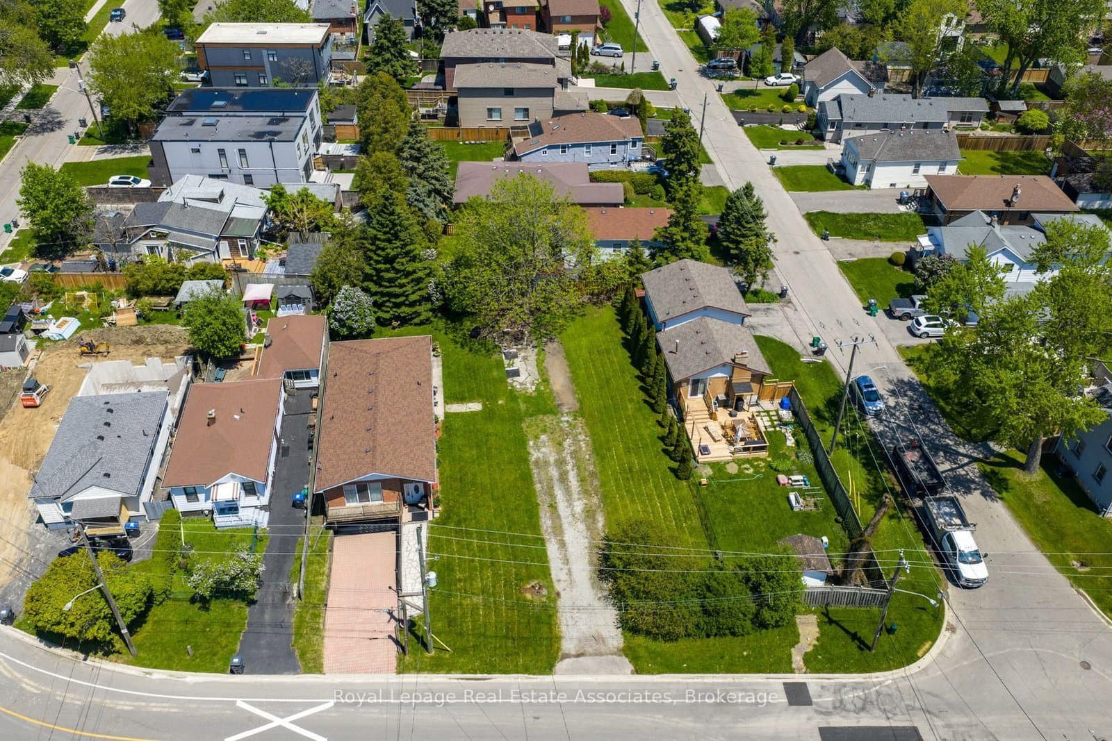 1063 Alexandra Avenue - Image 2