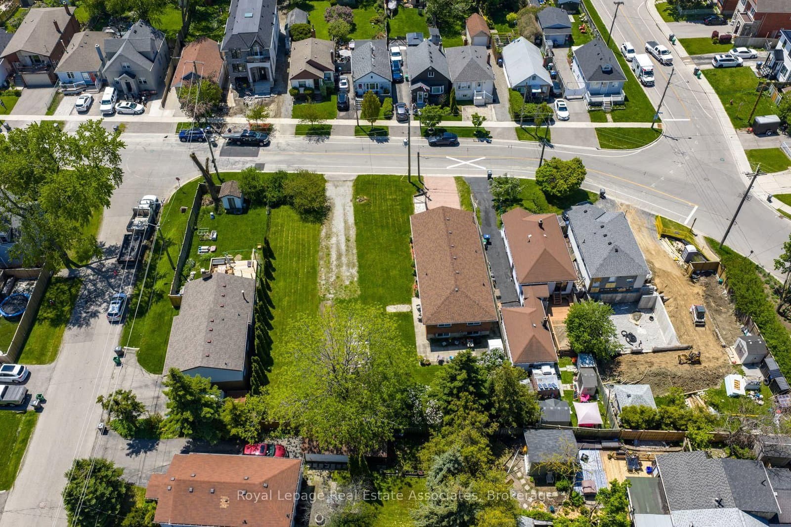 1063 Alexandra Avenue - Image 5