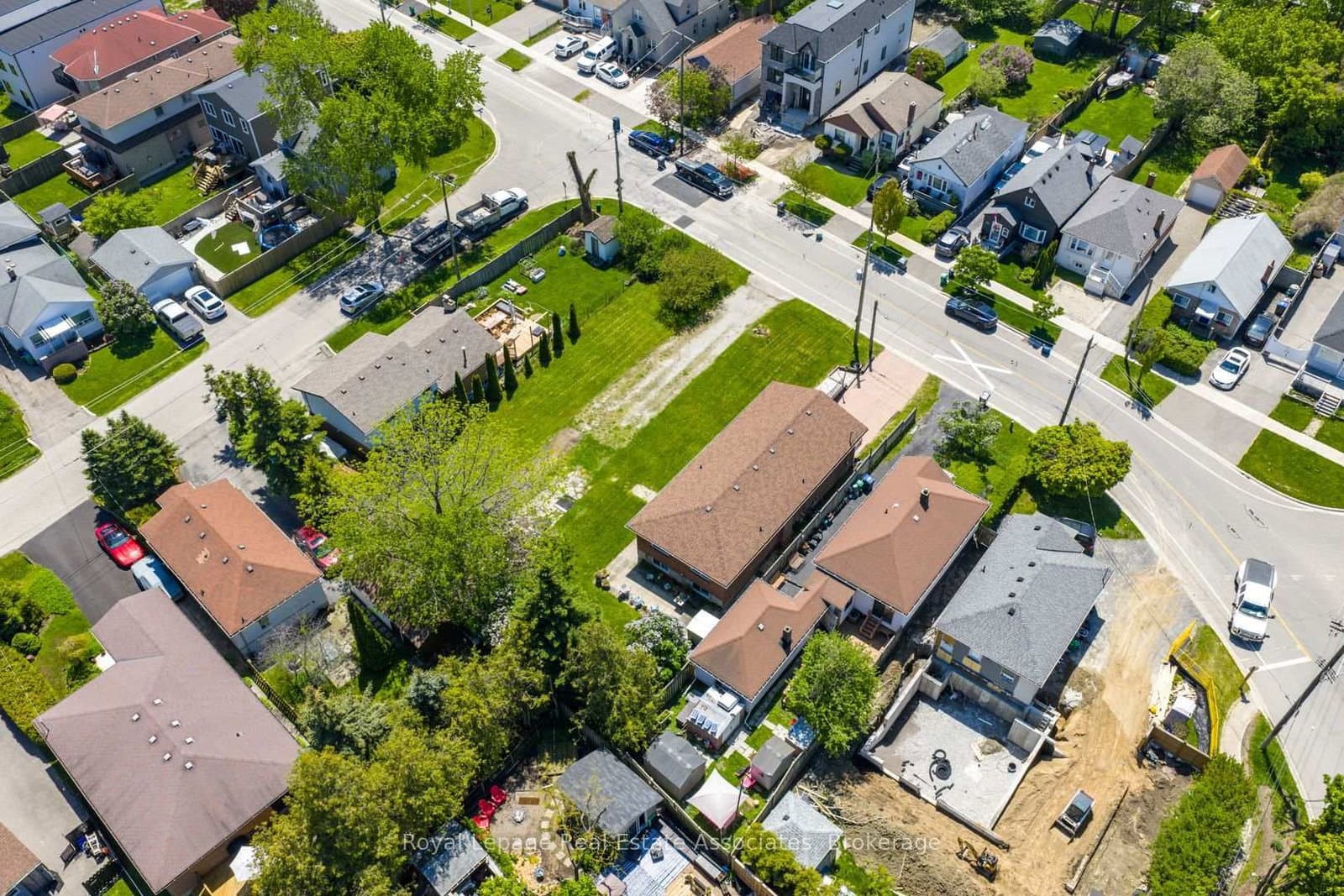 1063 Alexandra Avenue - Image 6