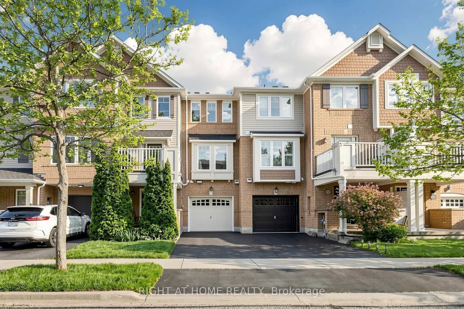 252 Wetenhall Landing - Image 1