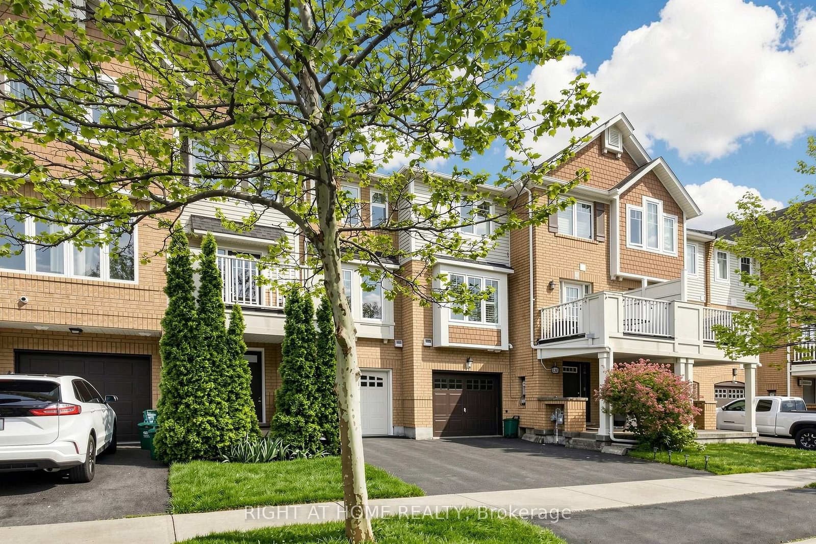 252 Wetenhall Landing - Image 2