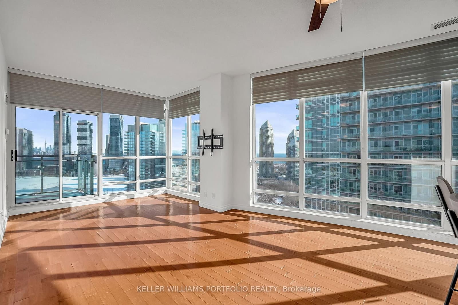 185 Legion Road N, Unit PH7 - Image 3