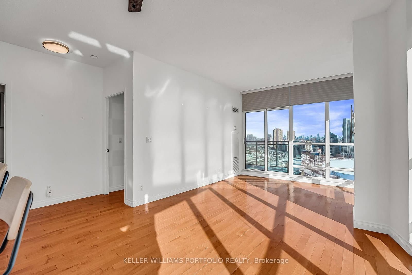 185 Legion Road N, Unit PH7 - Image 5