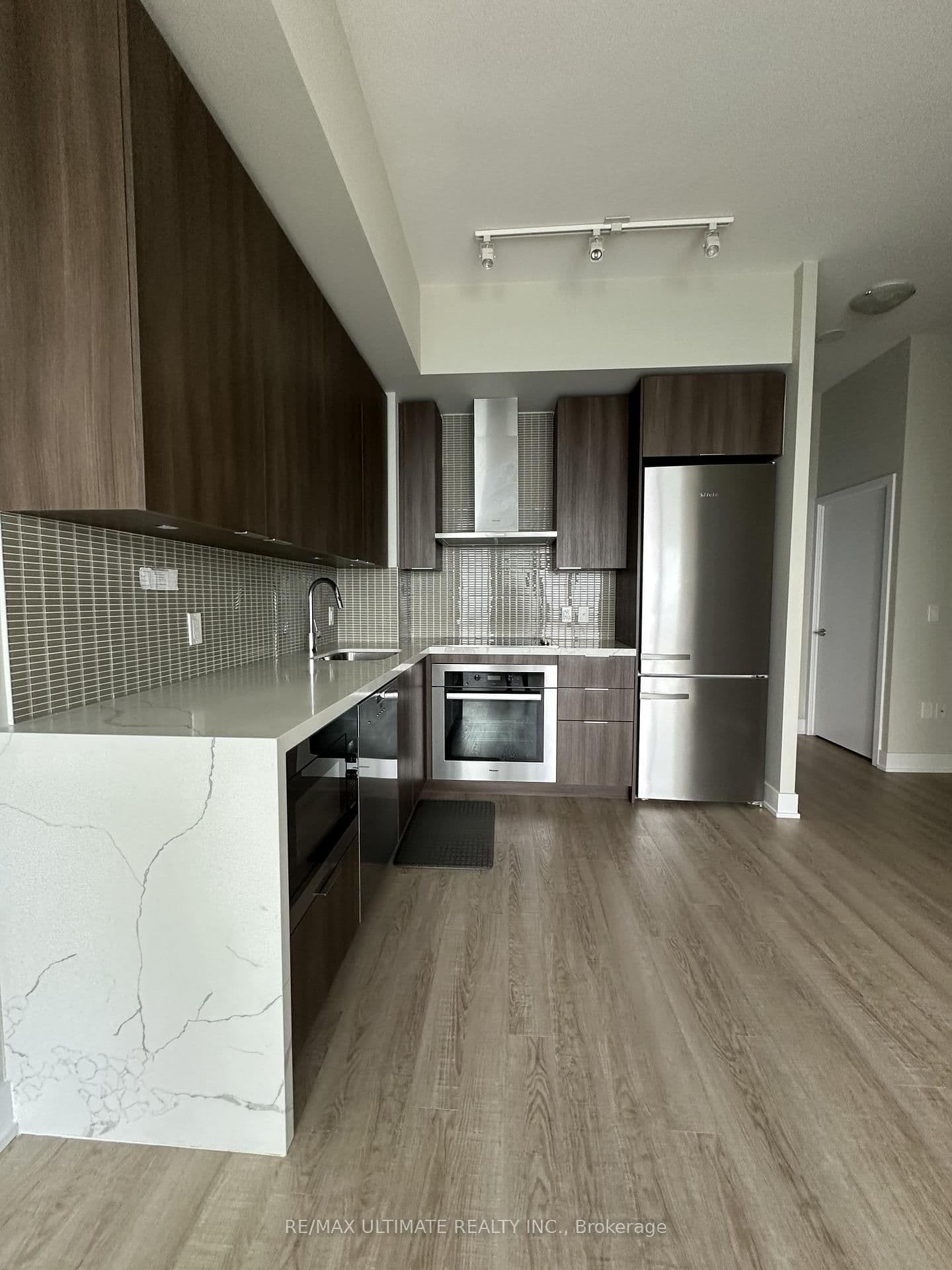 30 NE Shore Breeze Drive, Unit 6206 - Image 6