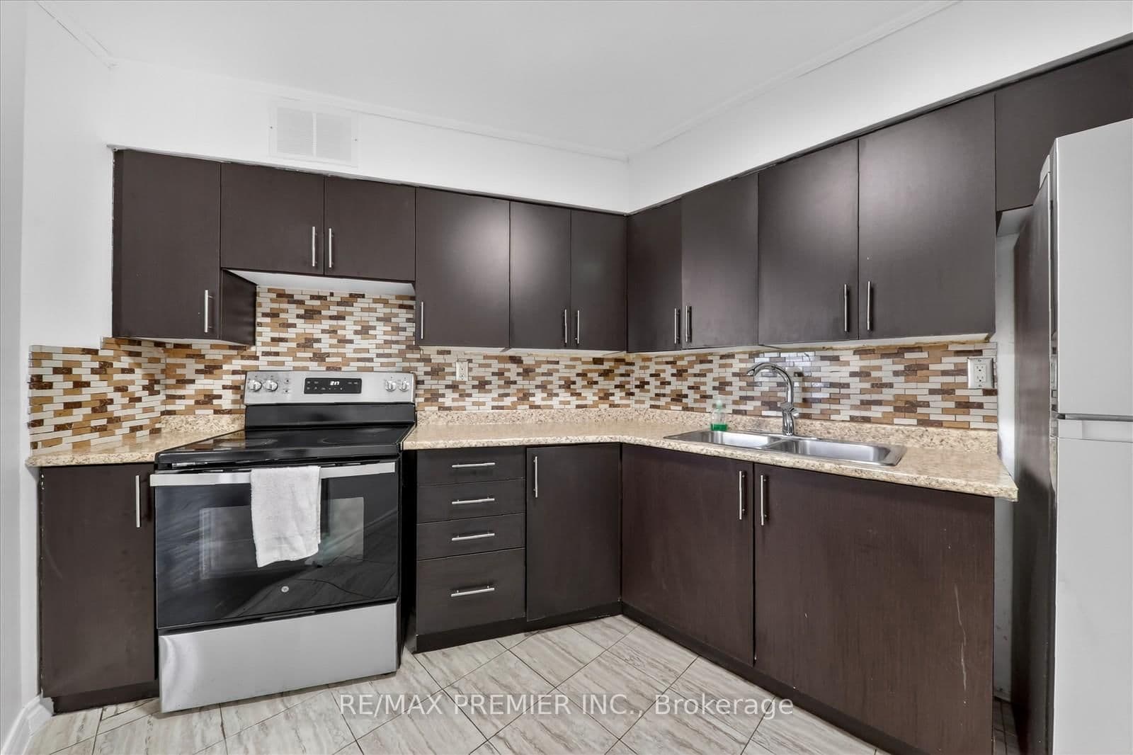 3555 Derry Road E, Unit 712 - Image 4