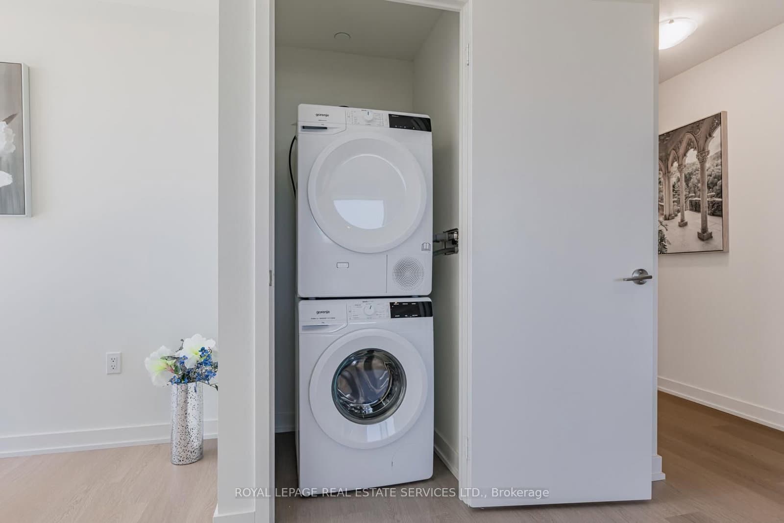 859 The Queensway, Unit 502 - Image 4