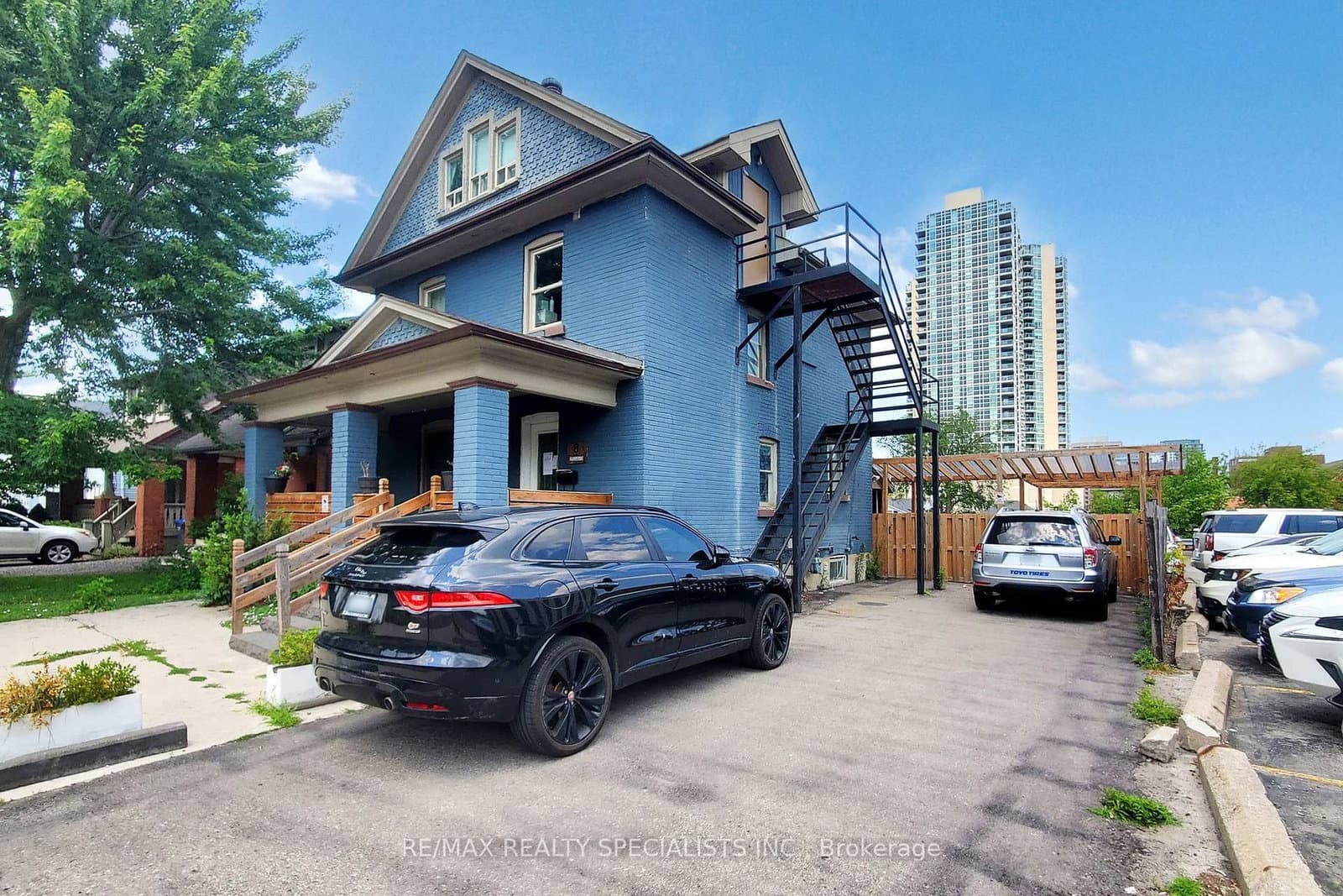 8 Mill Street N - Image 2