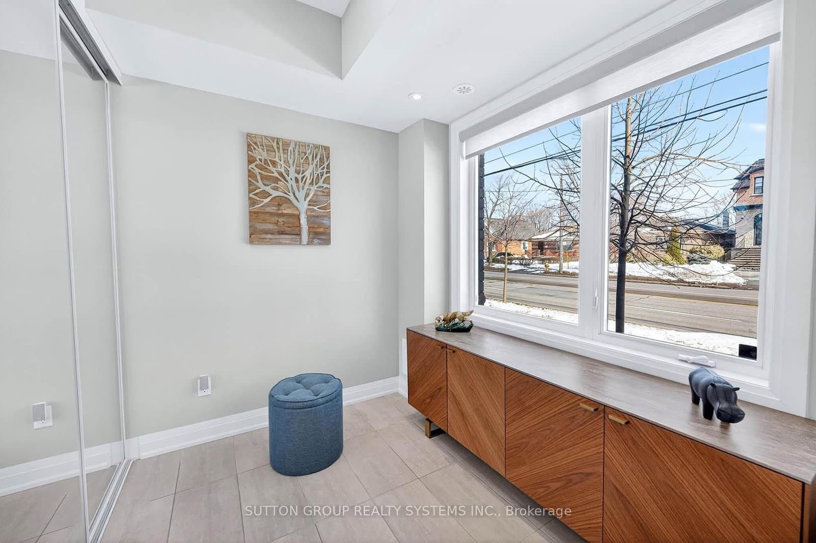 1126A Islington Avenue - Image 4