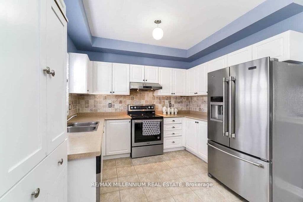 23 Calderstone Drive S - Image 2