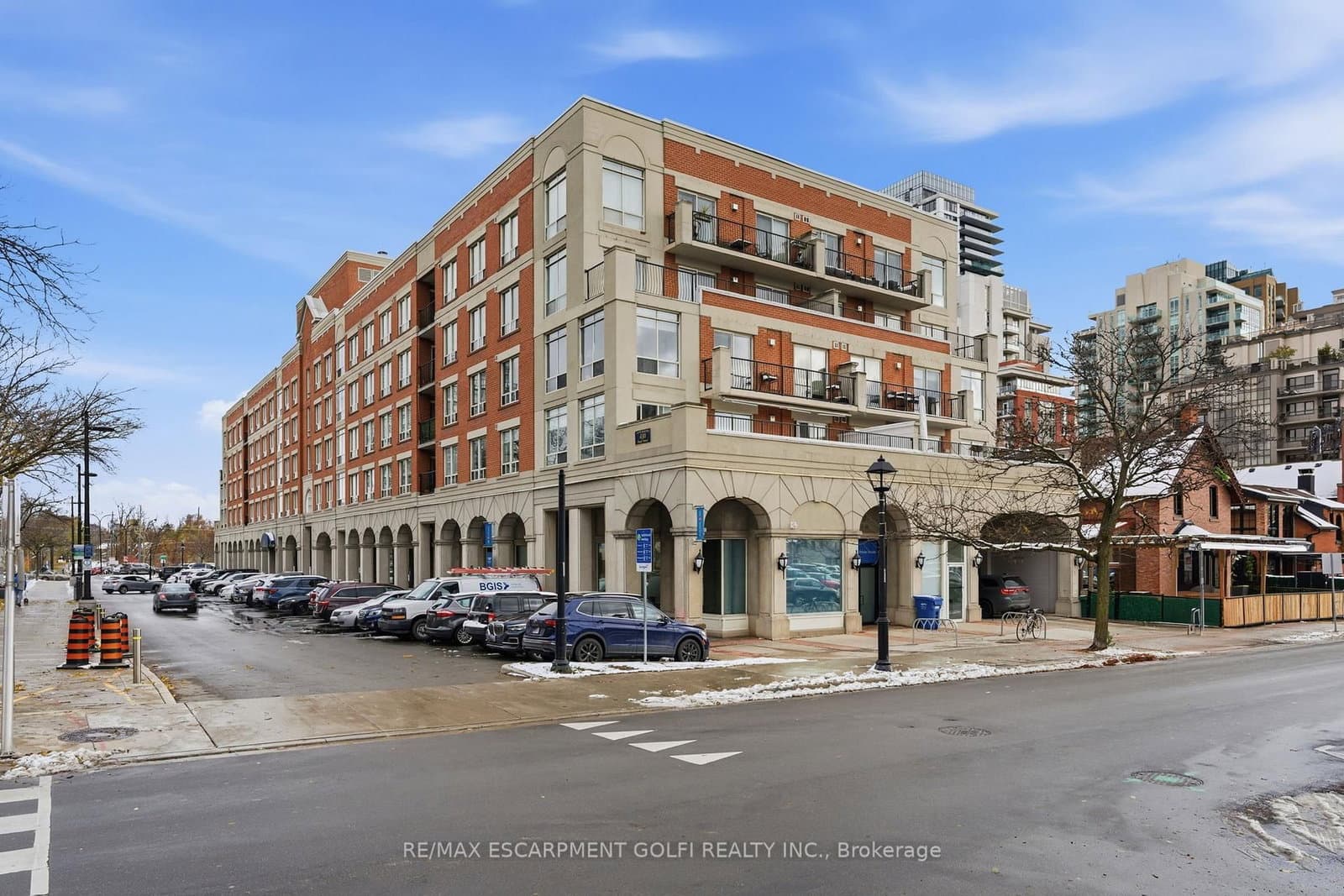 430 Pearl Street W, Unit 403 - Image 1