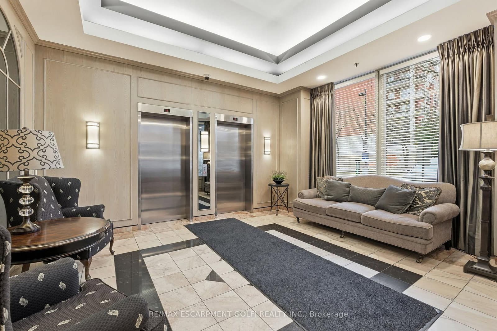 430 Pearl Street W, Unit 403 - Image 4