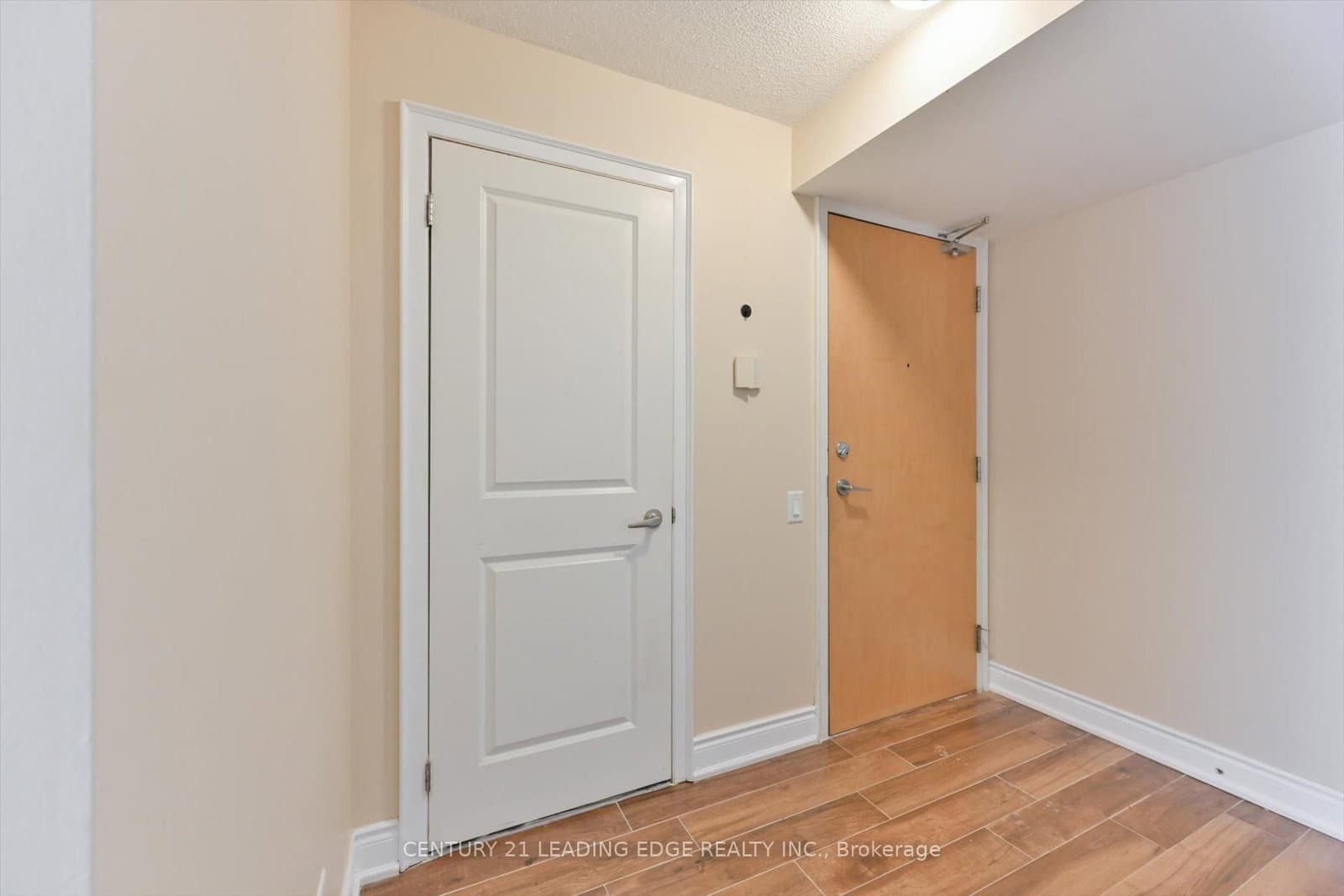 1040 The Queensway, Unit 710 - Image 3