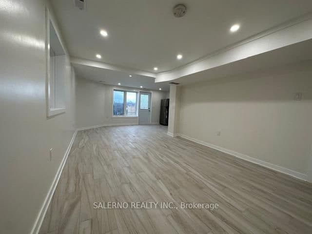 23 Redhill Avenue, Unit Lower - Image 2