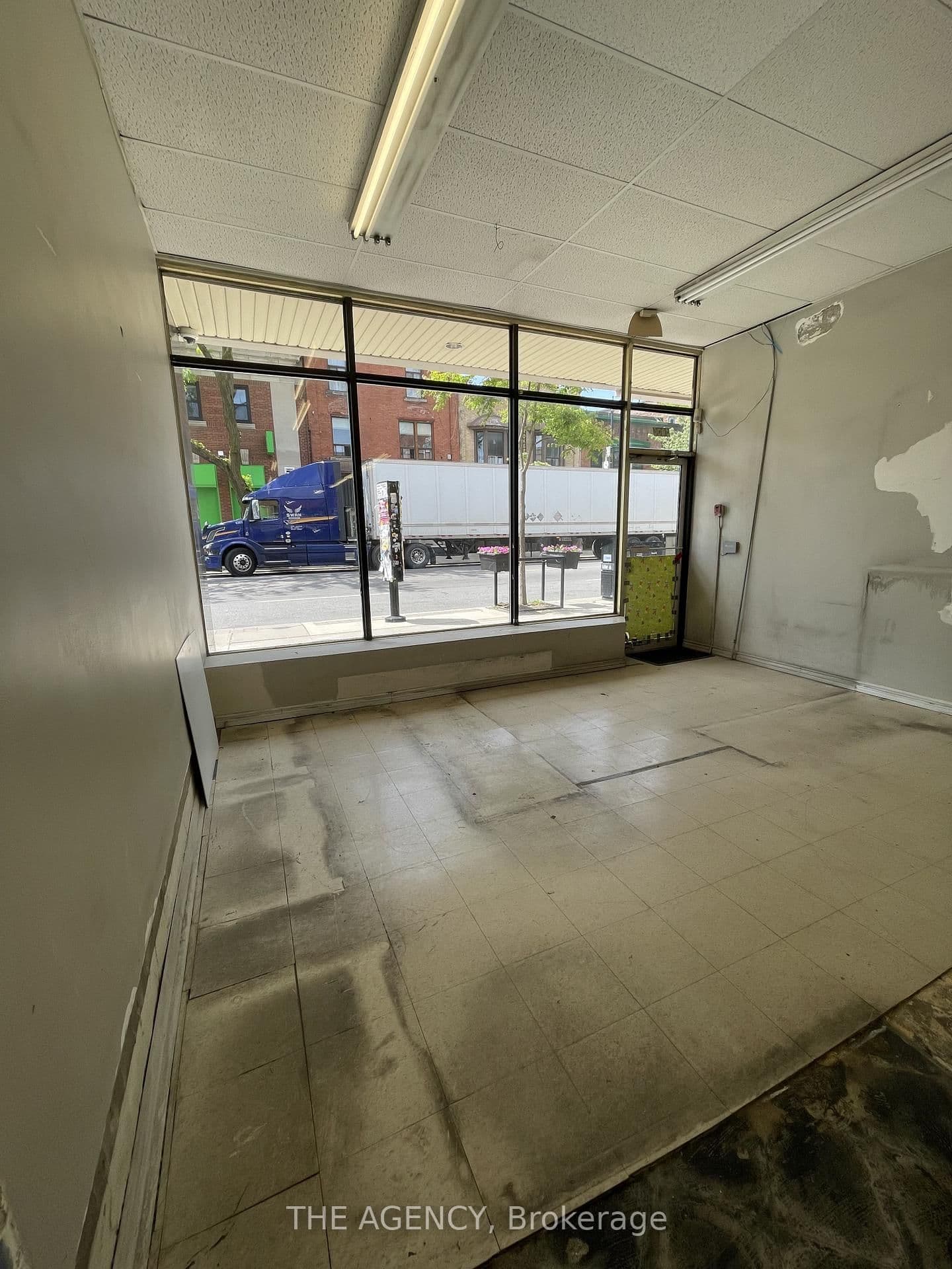 2936 Dundas Street W - Image 6