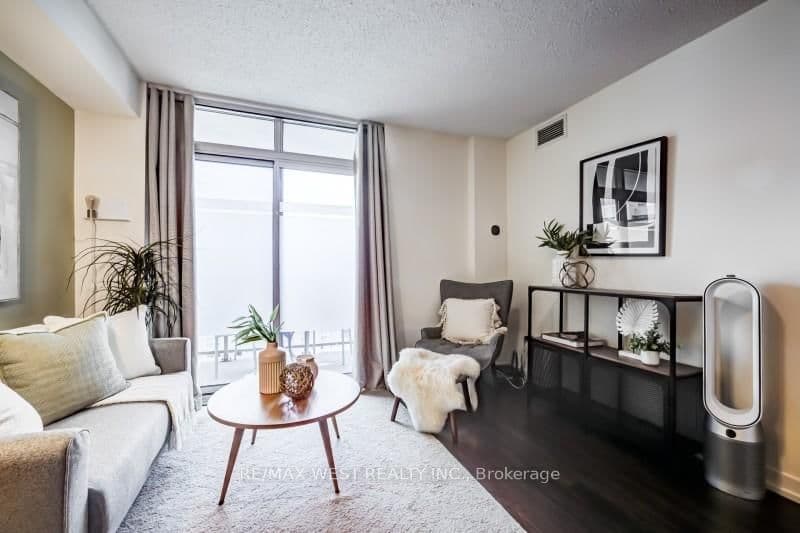 812 Lansdowne Avenue, Unit 704 - Image 2