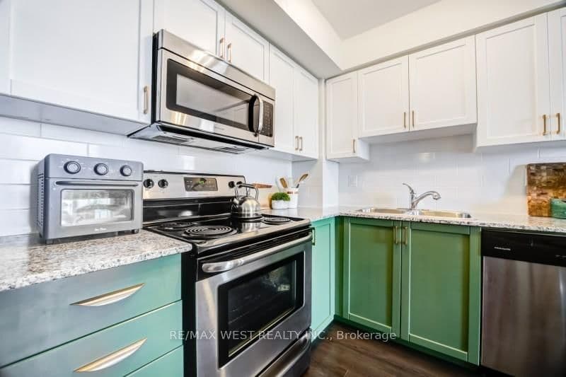 812 Lansdowne Avenue, Unit 704 - Image 6