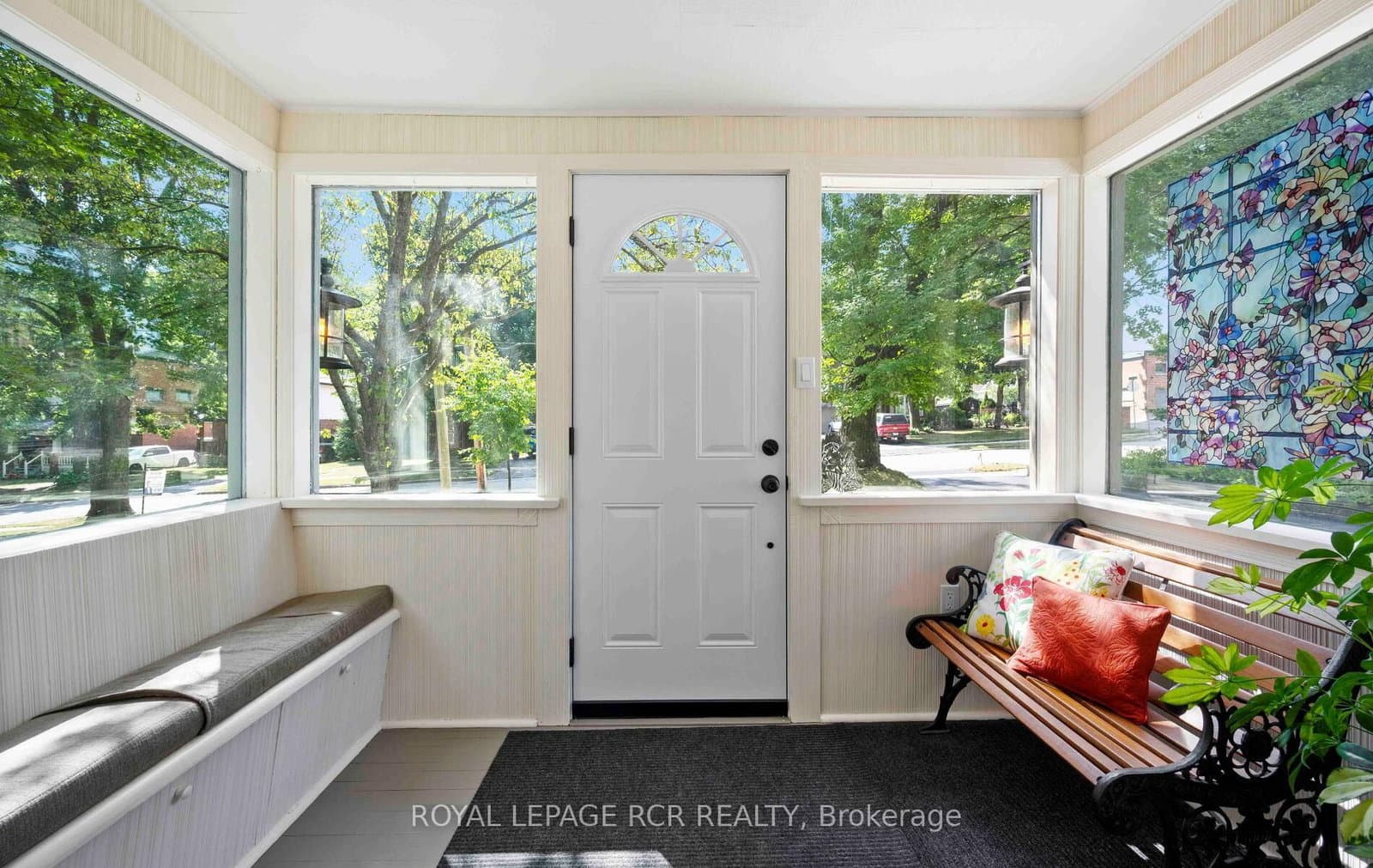 7 Third Avenue - Image 5