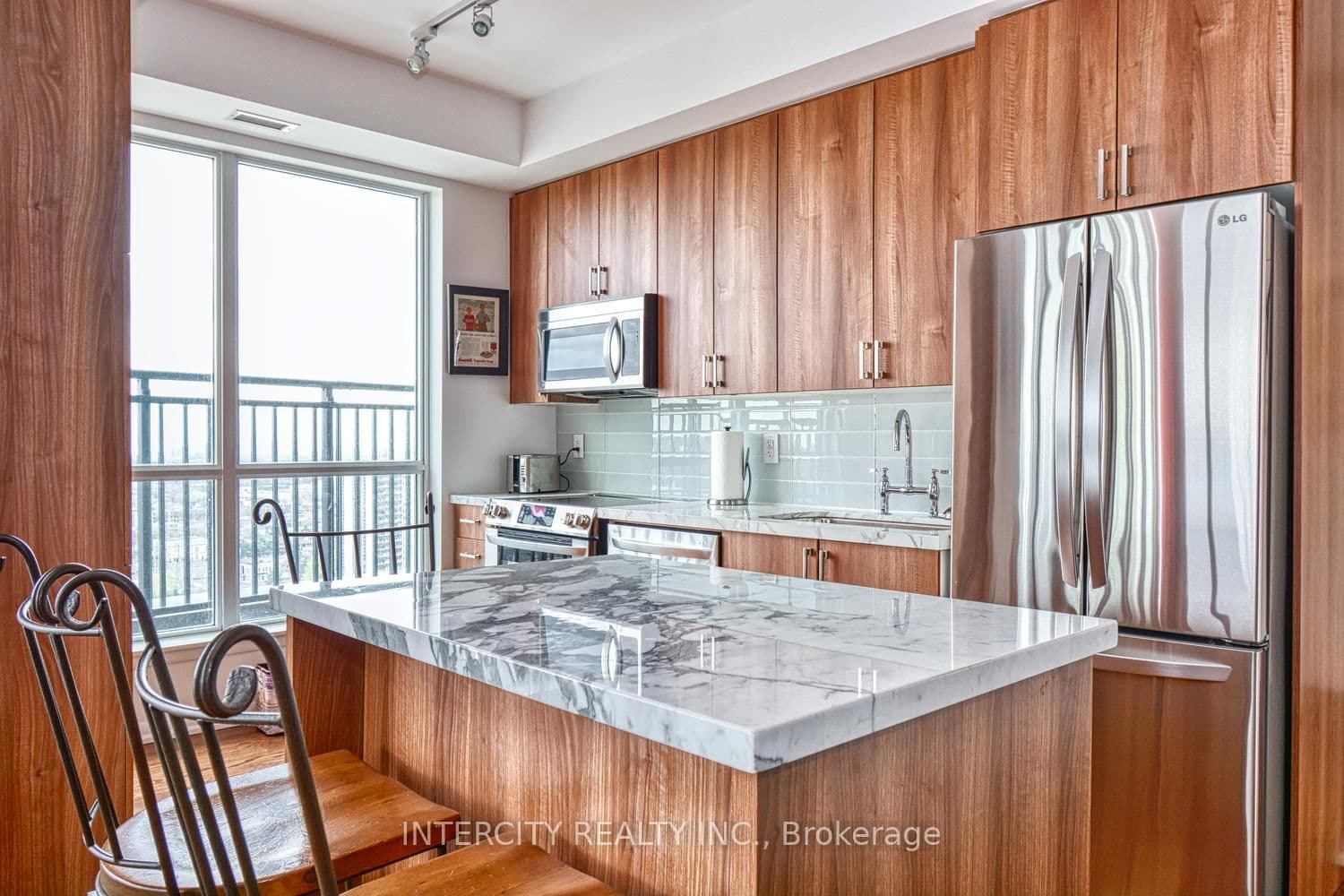 800 Lawrence Avenue W, Unit 2014 - Image 4
