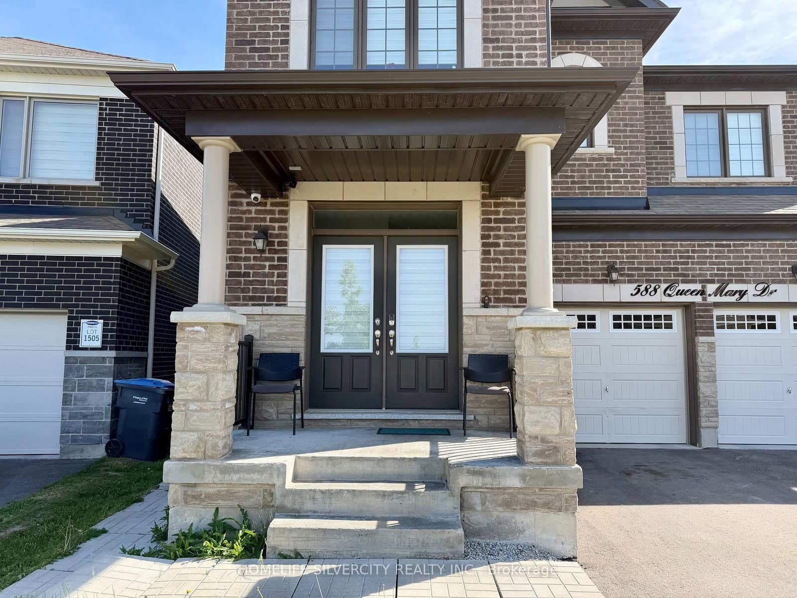 588 Queen Mary Drive - Image 2