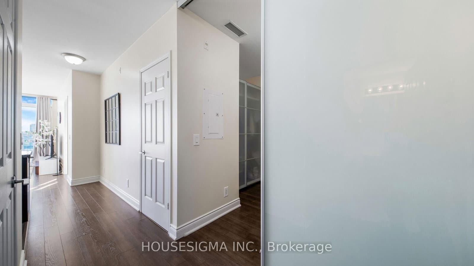 15 James Finlay Way, Unit 1103 - Image 4