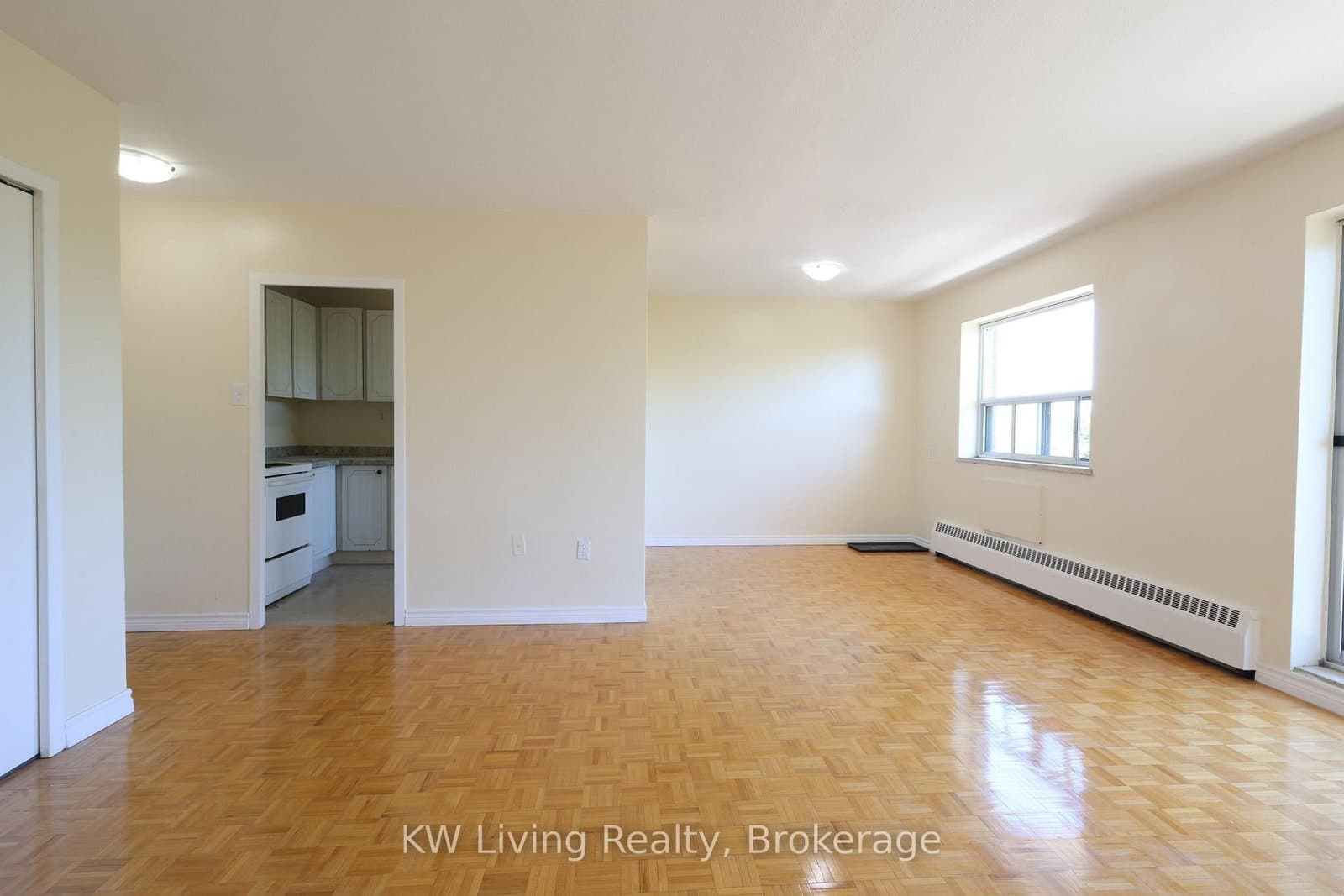 480 Lakeshore Road E, Unit 506 - Image 2