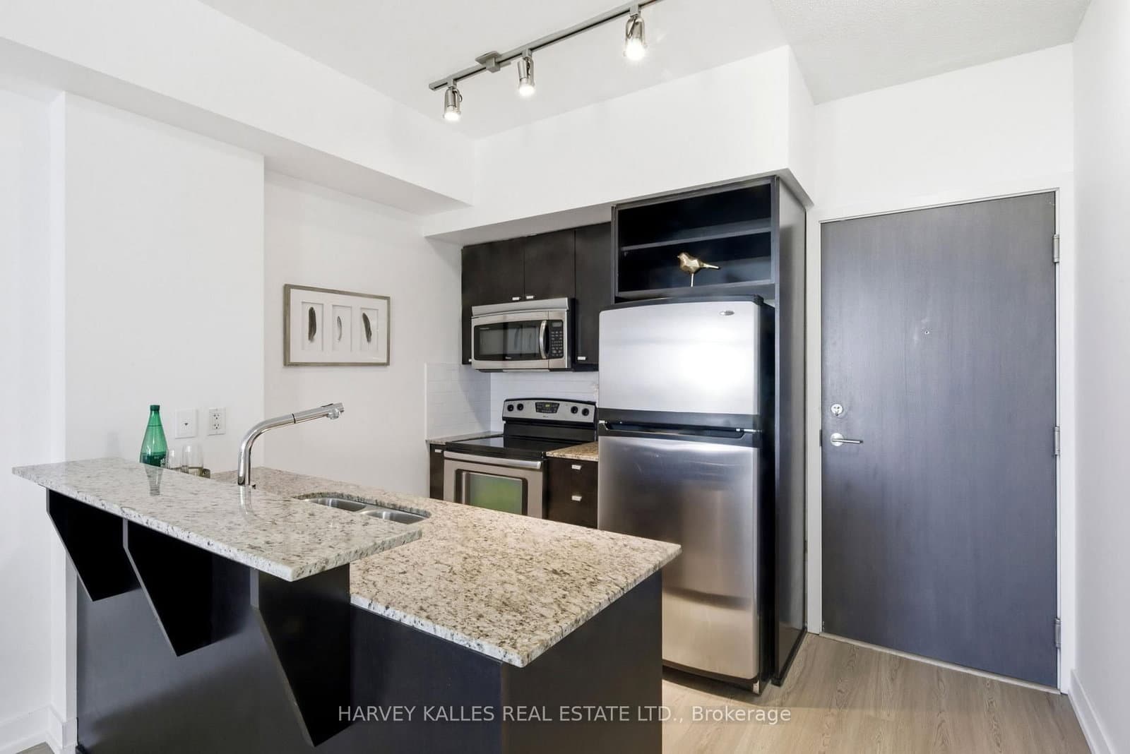 103 The Queensway, Unit 701 - Image 2