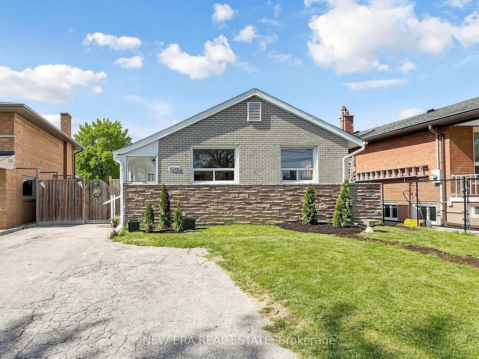 4246 Bloor Street W - Image 2