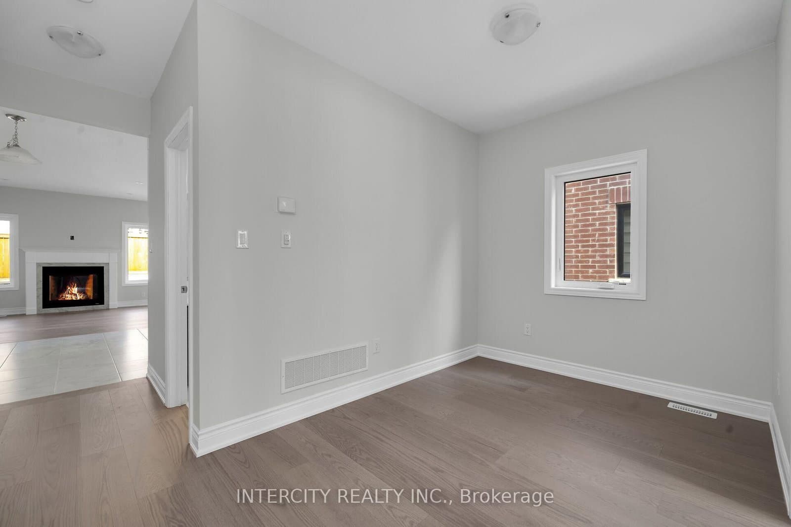 3 Ruby Lane - Image 4