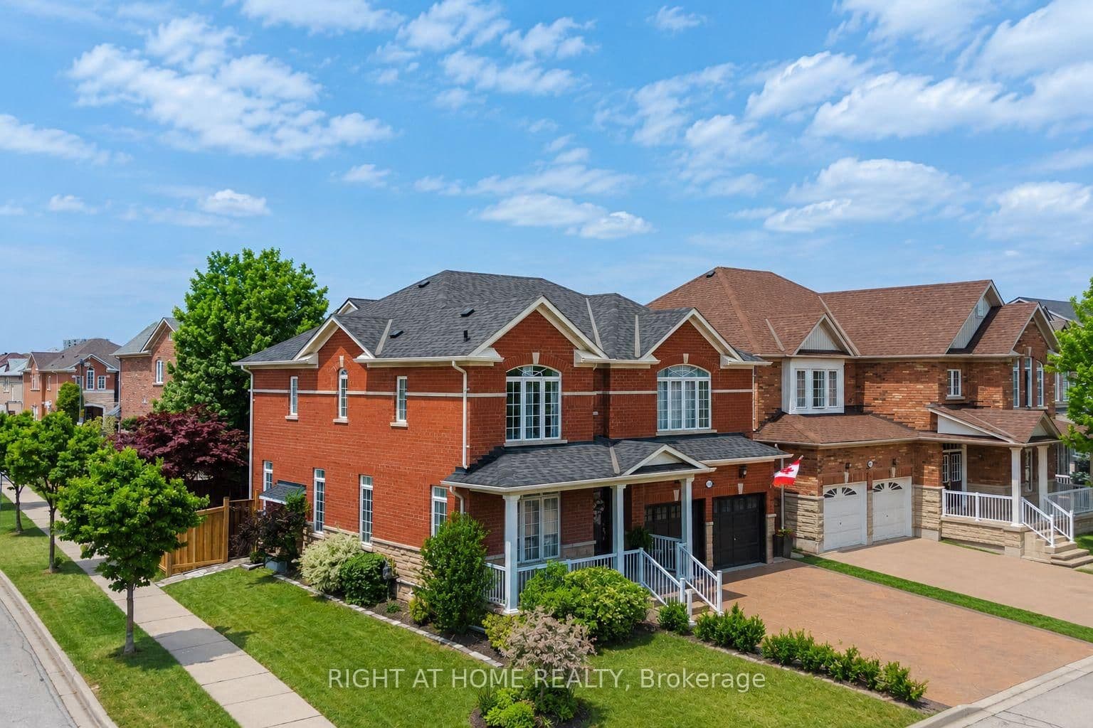 1021 Hemstreet Crescent - Image 2
