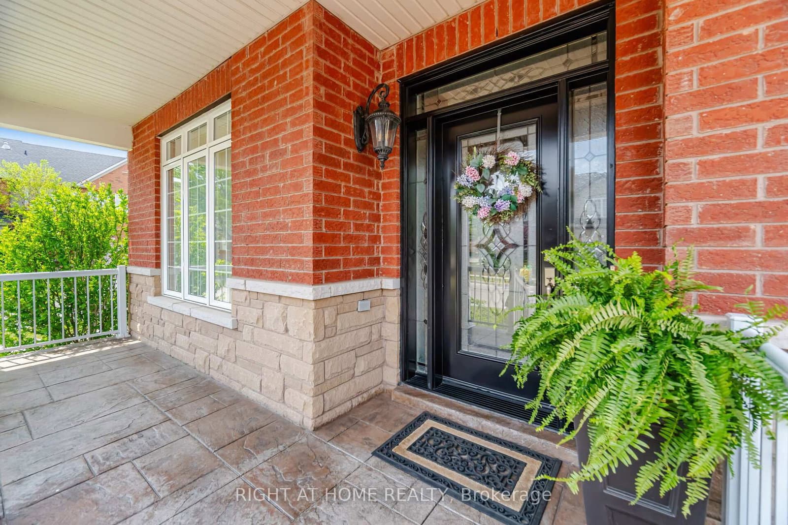 1021 Hemstreet Crescent - Image 4