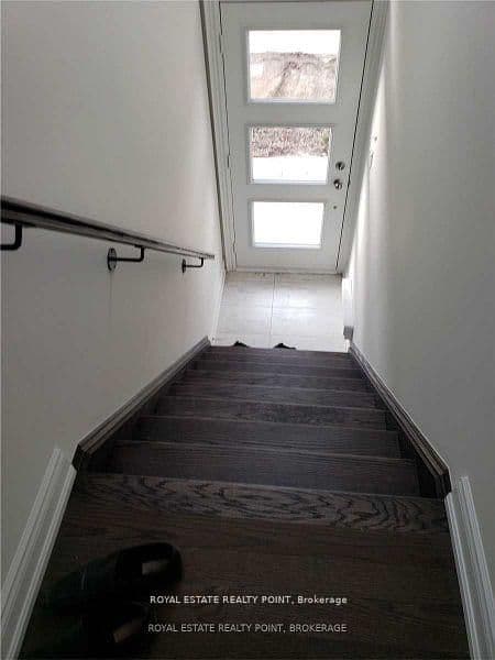12 Creekbank Road, Unit Upper - Image 3