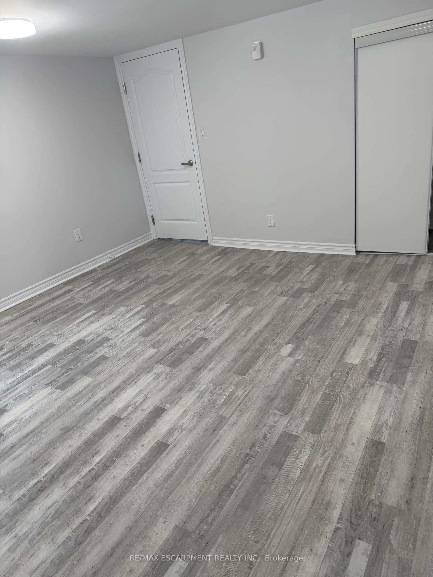 377 Martin Street, Unit LOWER - Image 5