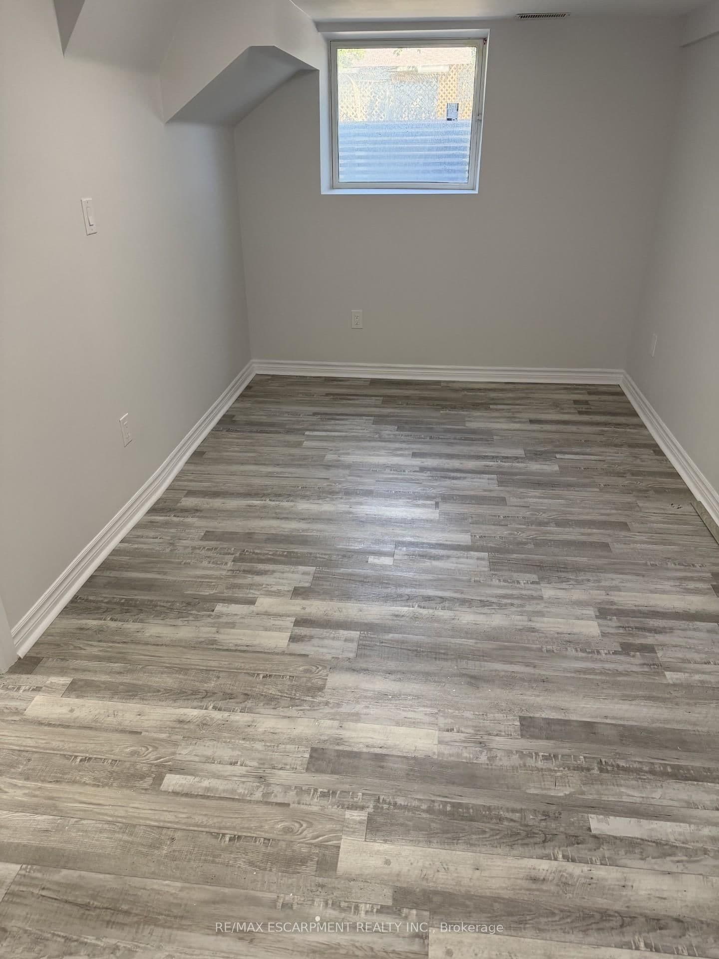 377 Martin Street, Unit LOWER - Image 6
