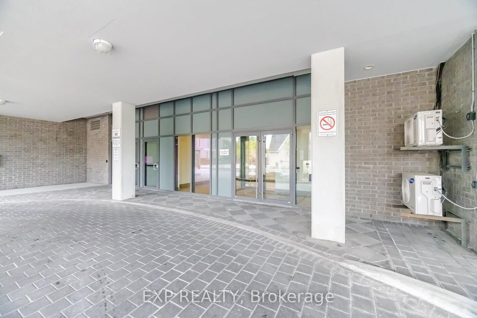 16 McAdam Avenue, Unit 306 - Image 4
