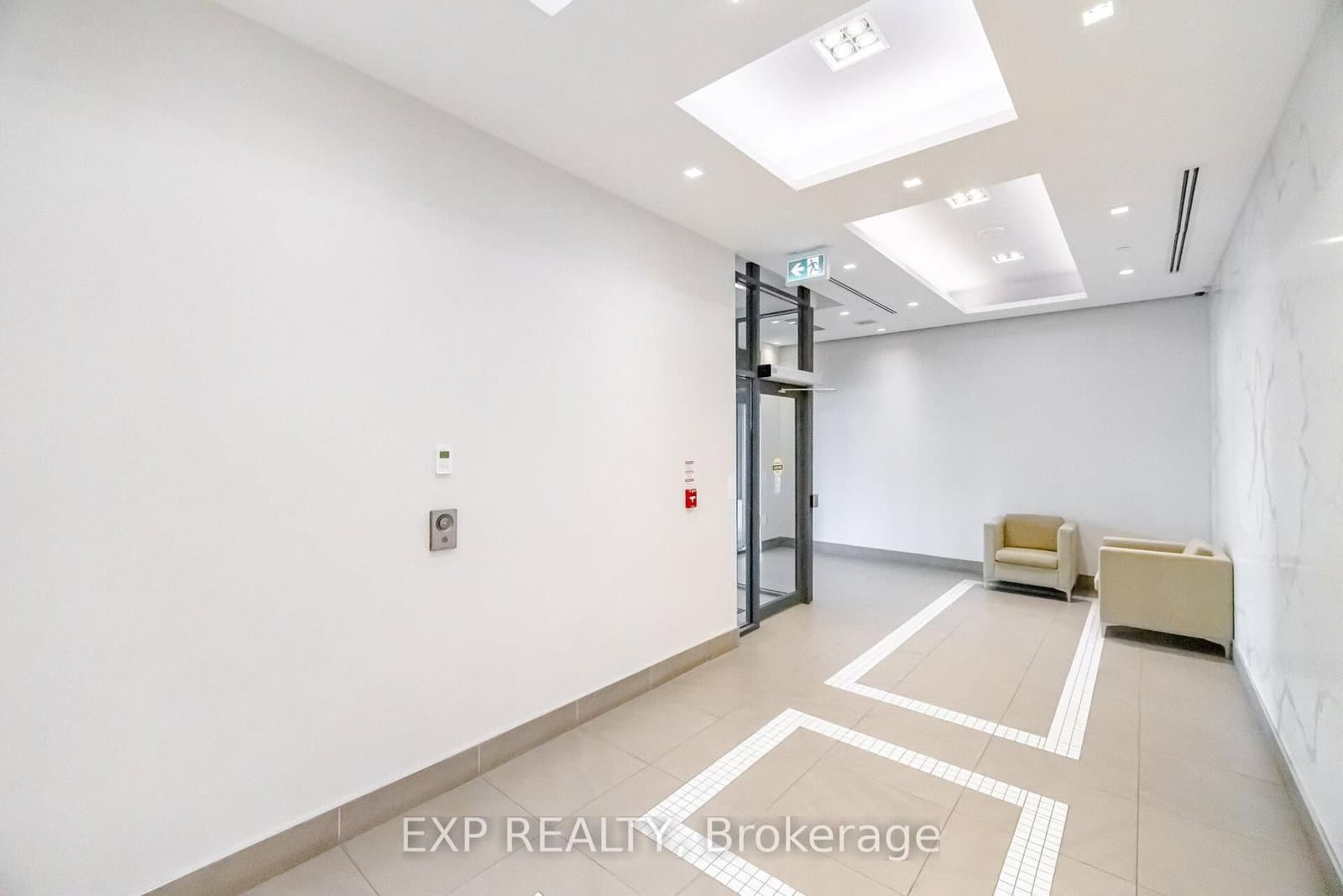 16 McAdam Avenue, Unit 306 - Image 6