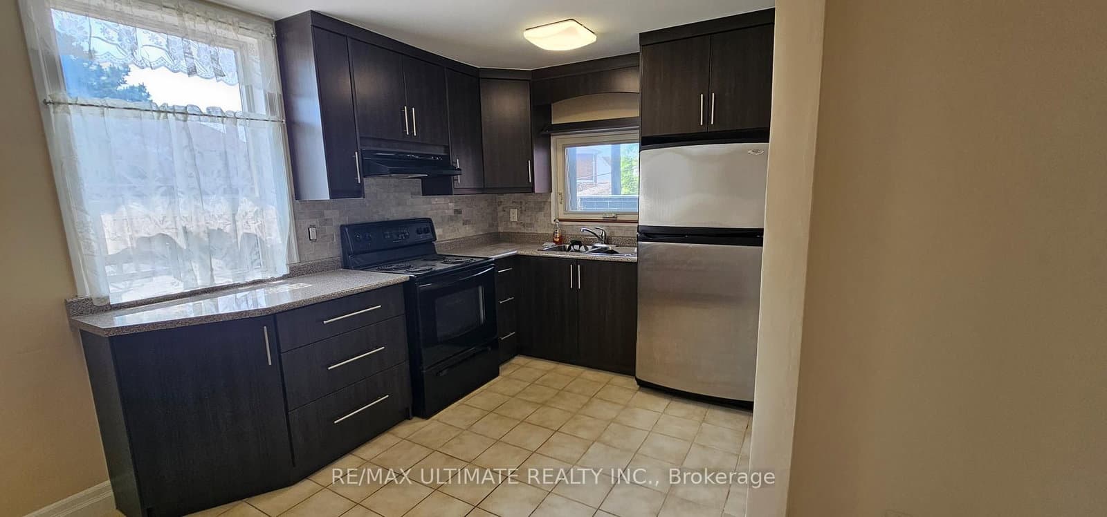 3 Kane Avenue, Unit 2nd Floor - Image 2